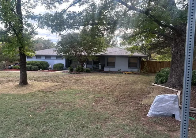 Photo 2 of Single family home for sale at 1515 S Broadway Blvd, Ada, OK 74820 | MLS# 2636072 | Listing updated on 2026-10-08