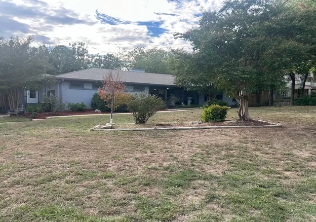 Photo 3 of Single family home for sale at 1515 S Broadway Blvd, Ada, OK 74820 | MLS# 2636072 | Listing updated on 2026-10-08