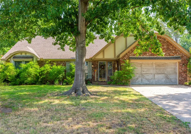 Photo 1 of Single family home for sale at 2410 St Andrews Ct, Muskogee, OK 74403 | MLS# 2635914 | Listing updated on 2026-10-02