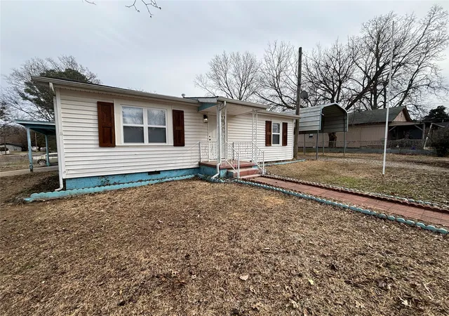 Photo 1 of Single family home for sale at 224 N 11th Avenue, Durant, OK 74701 | MLS# 2636012 | Listing updated on 2026-10-02