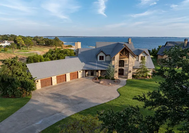 Photo 1 of Single family home for sale at 8795 Lake View Dr, Kingston, OK 73439 | MLS# 2636125 | Listing updated on 2026-10-02