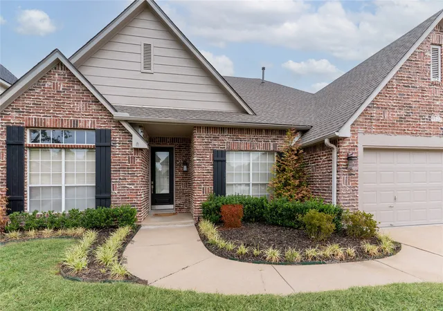 Photo 1 of Single family home for sale at 8523 E 82nd Street, Tulsa, OK 74133 | MLS# 2636080 | Listing updated on 2026-10-28