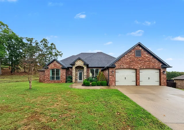 Photo 1 of Single family home for sale at 616 Woodlands Dr, Tahlequah, OK 74464 | MLS# 2635891 | Listing updated on 2026-10-02