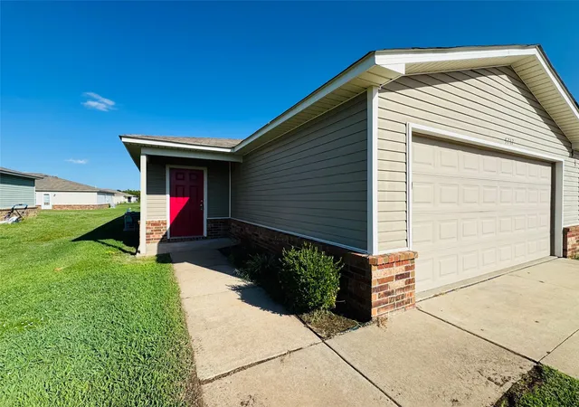 Photo 1 of Sale Pending at 5715 N 33rd Street, Broken Arrow, OK 74014 | MLS# 2635779 | Listing updated on 2026-10-07