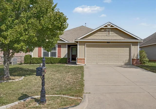 Photo 2 of Sale Pending at 8929 S 254th East Ave, Broken Arrow, OK 74014 | MLS# 2636111 | Listing updated on 2026-10-08