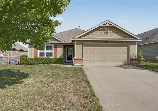 Photo 3 of Sale Pending at 8929 S 254th East Ave, Broken Arrow, OK 74014 | MLS# 2636111 | Listing updated on 2026-10-08