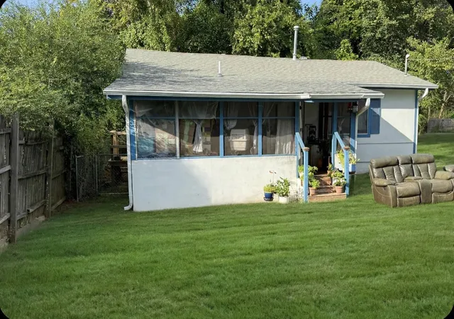 Photo 1 of Sale Pending at 414 N Bristow Ave, Coweta, OK 74429 | MLS# 2635708 | Listing updated on 2026-10-08