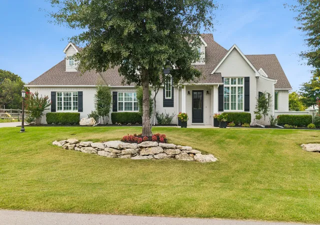 Photo 2 of Single family home for sale at 18648 E Red Fox Trl, Owasso, OK 74055 | MLS# 2636203 | Listing updated on 2026-10-08