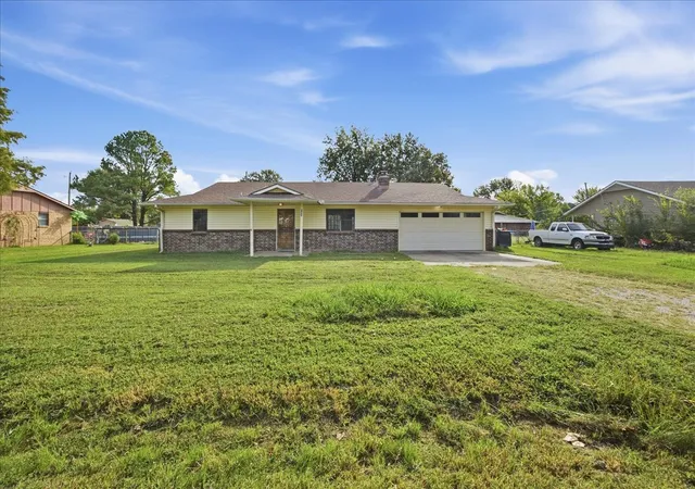 Single family home for sale at 204 N Wettack, Ochelata, OK 74051 | MLS# 2636098