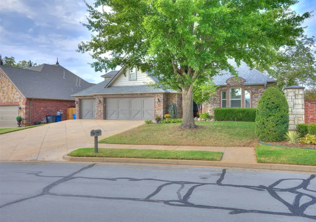 Photo 2 of Sale Pending at 421 W 77th Street, Tulsa, OK 74132 | MLS# 2635869 | Listing updated on 2026-10-07