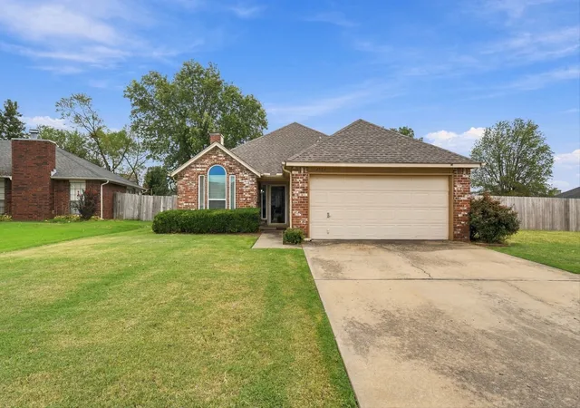 Photo 1 of Single family home for sale at 12504 E 82nd Place, Owasso, OK 74055 | MLS# 2636228 | Listing updated on 2026-10-03