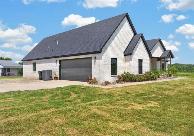 Photo 3 of Single family home for sale at 18695 Sand Plant Rd, Spiro, OK 74959 | MLS# 2636231 | Listing updated on 2026-10-03