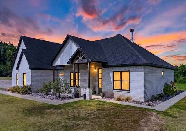 Photo 4 of Single family home for sale at 18695 Sand Plant Rd, Spiro, OK 74959 | MLS# 2636231 | Listing updated on 2026-10-03