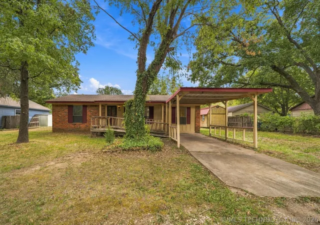 Photo 1 of Single family home for sale at 205 W Ragan St, Henryetta, OK 74437 | MLS# 2636106 | Listing updated on 2026-10-03