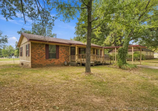 Photo 3 of Single family home for sale at 205 W Ragan St, Henryetta, OK 74437 | MLS# 2636106 | Listing updated on 2026-10-03