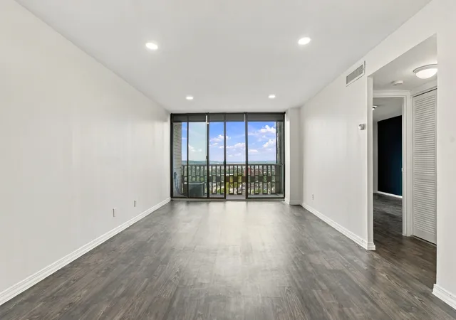 Listing Photo 5 - Condo for sale in building located at 1502 Boulder Ave, Tulsa, OK 74119 - Unit #16E