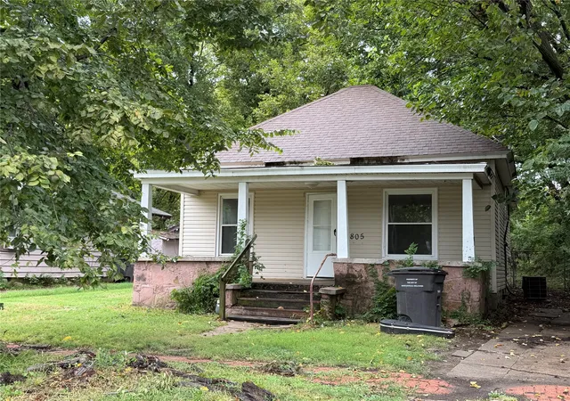 Photo 3 of Single family home for sale at 805 S Seneca Ave, Bartlesville, OK 74003 | MLS# 2636260 | Listing updated on 2026-10-03