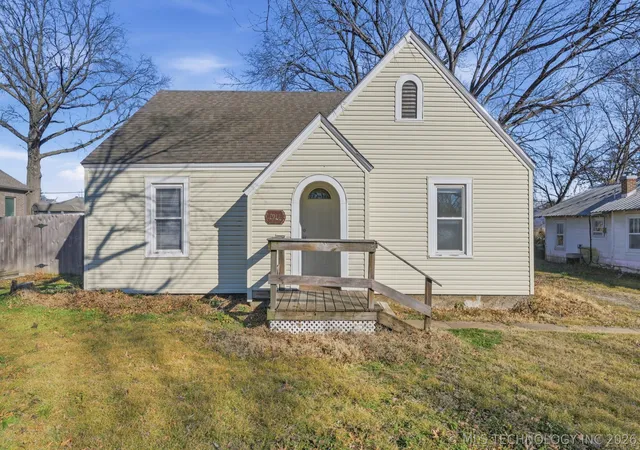 Photo 1 of Single family home for sale at 1910 S Johnstone Ave, Bartlesville, OK 74003 | MLS# 2636320 | Listing updated on 2026-10-05