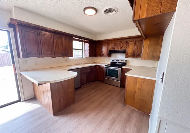 Photo 2 of Single family home for sale at 3206 Lansbrook Ct, Duncan, OK 73533 | MLS# 2636264 | Listing updated on 2026-10-03