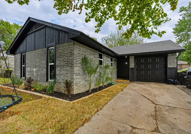 Photo 1 of Sale Pending at 905 Charles Dr, Ada, OK 74820 | MLS# 2635920 | Listing updated on 2026-10-09