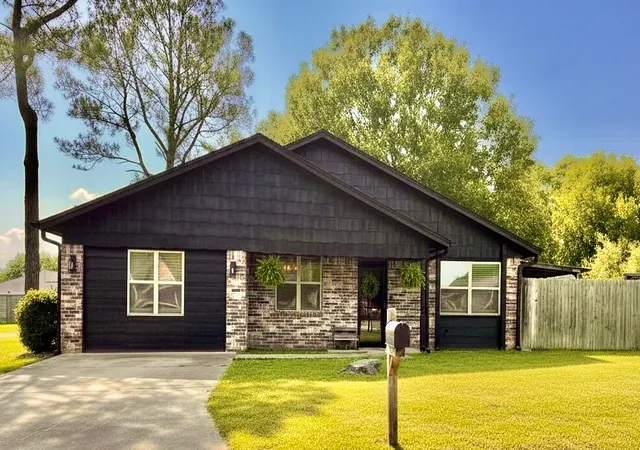 Photo 1 of Single family home for sale at 5431 Roadrunner Dr, Durant, OK 74701 | MLS# 2636345 | Listing updated on 2026-10-10