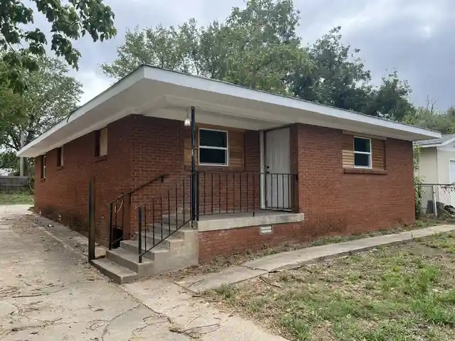 Photo 1 of Sale Pending at 1420 S Elm Ave, Bartlesville, OK 74003 | MLS# 2636356 | Listing updated on 2026-10-25