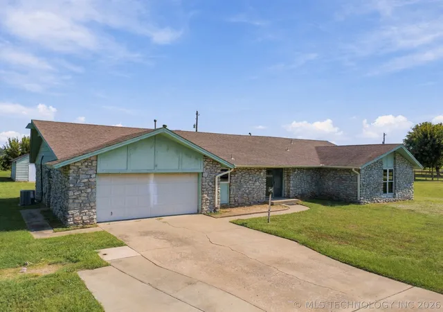 Photo 2 of Single family home for sale at 12203 S 88th Eastavenue, Bixby, OK 74008 | MLS# 2636357 | Listing updated on 2026-10-04