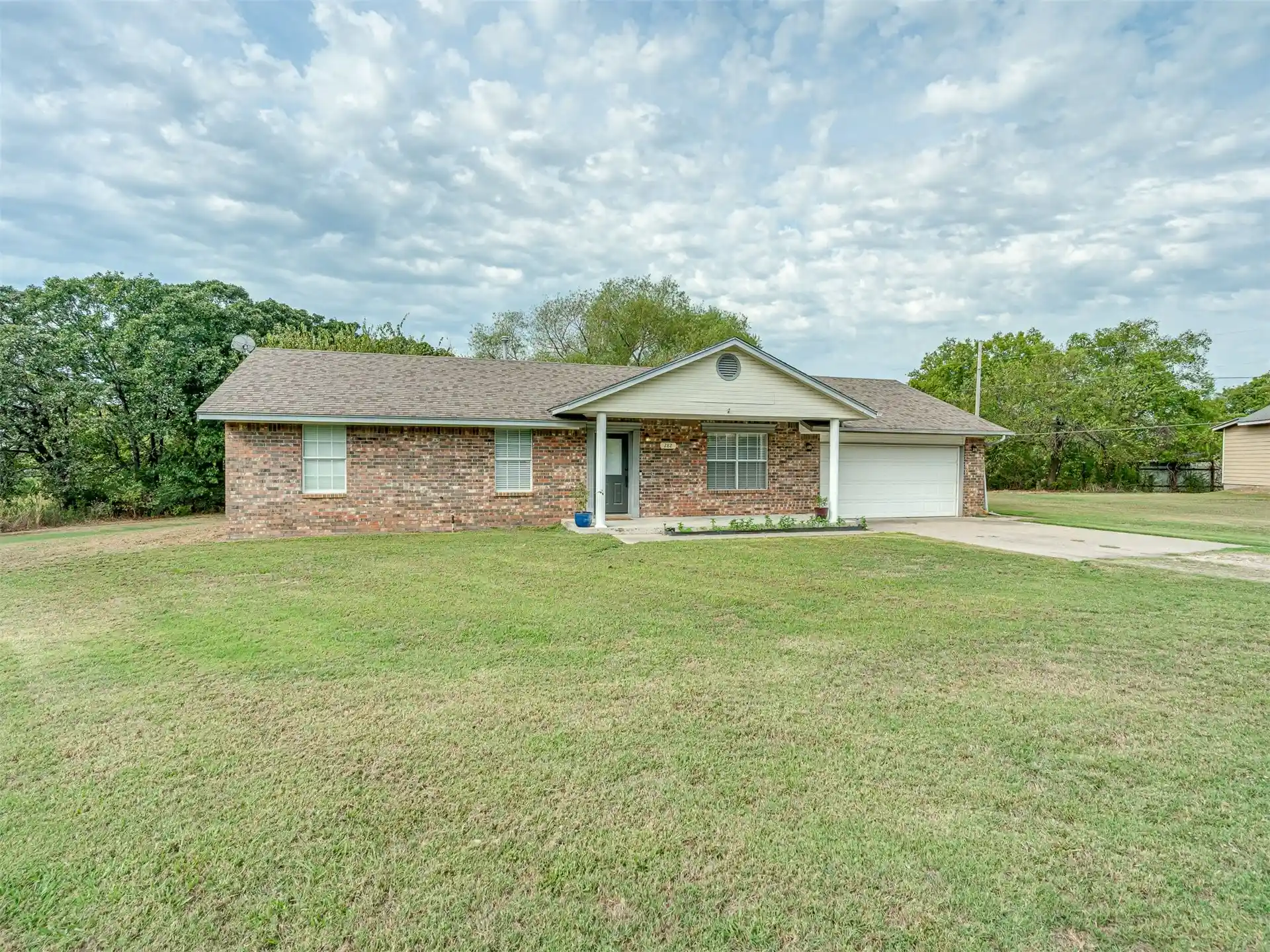 Single family home for sale at 282 Westland Rd, Sapulpa, OK 74066 | MLS# 2636371