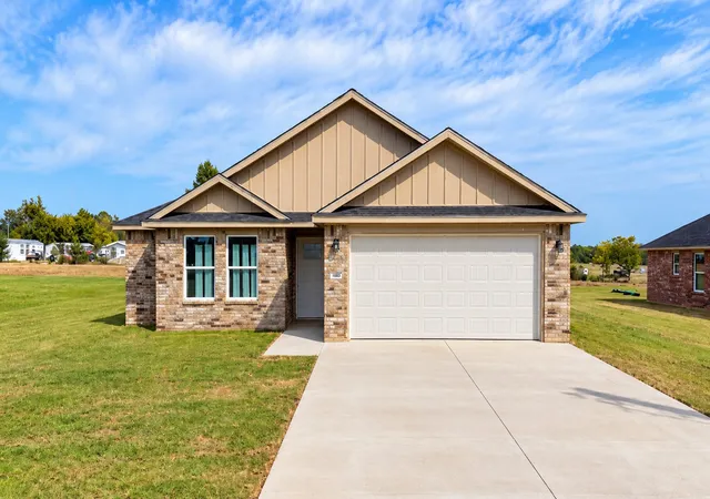 Photo 1 of Single family home for sale at 1868 Silo Rd, Durant, OK 74701 | MLS# 2636394 | Listing updated on 2026-10-05