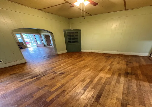 Photo 3 of Single family home for sale at 405 S Chickasaw Ave, Bartlesville, OK 74003 | MLS# 2636189 | Listing updated on 2026-10-28