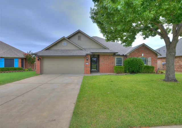 Photo 2 of Single family home for sale at 21677 E 39th Place, Broken Arrow, OK 74014 | MLS# 2636412 | Listing updated on 2026-10-06