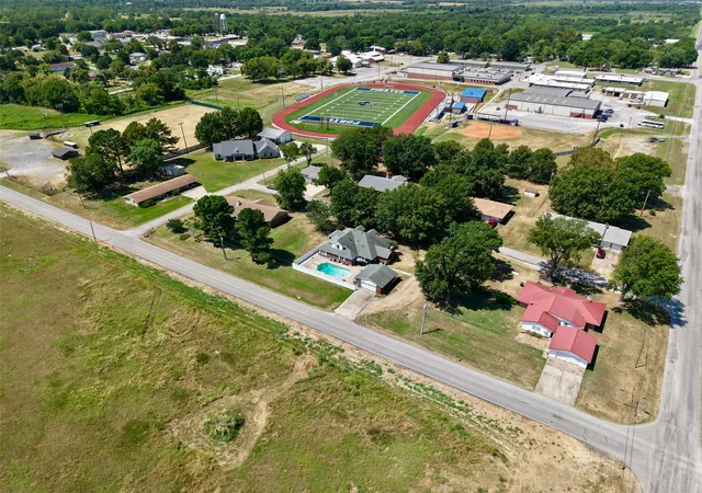 Photo 3 of Single family home for sale at 151 S 2nd Street, Porter, OK 74454 | MLS# 2636453 | Listing updated on 2026-10-06