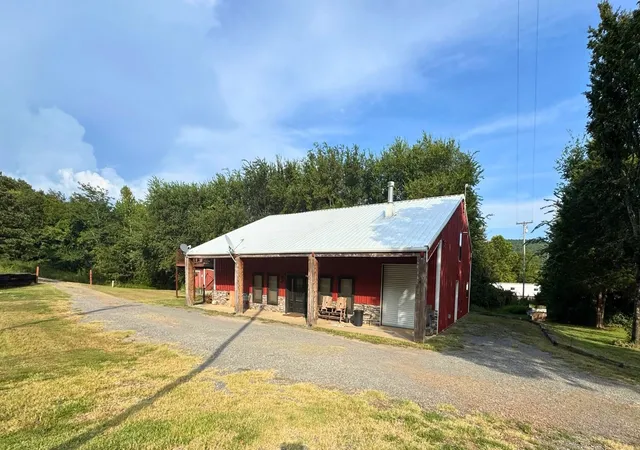 Photo 3 of Single family home for sale at 52901 201st Avenue, Hodgen, OK 74939 | MLS# 2636473 | Listing updated on 2026-10-06