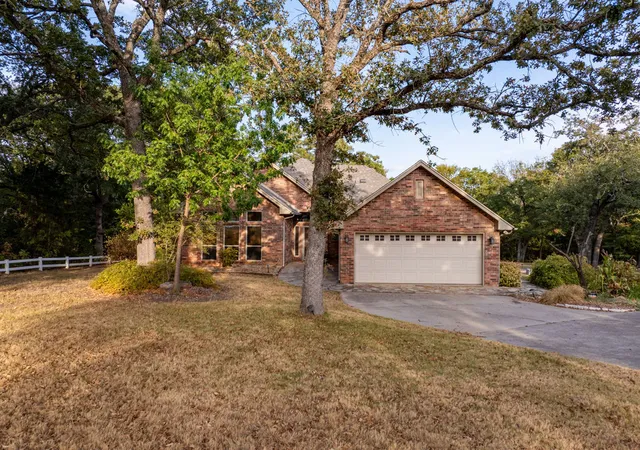 Photo 2 of Single family home for sale at 5440 Mainstay Dr, Kingston, OK 73439 | MLS# 2636479 | Listing updated on 2026-10-06