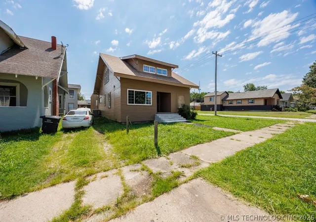 Photo 1 of Single family home for sale at 218 S Creek Ave, Bartlesville, OK 74003 | MLS# 2634342 | Listing updated on 2026-10-06