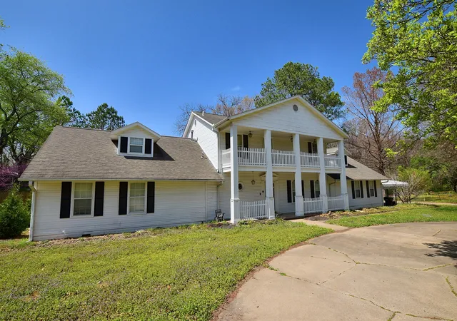 Photo 2 of Single family home for sale at 1205 Don Ave, Tahlequah, OK 74464 | MLS# 2636521 | Listing updated on 2026-10-06