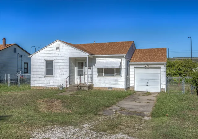 Photo 3 of Single family home for sale at 4534 S 32nd West Ave, Tulsa, OK 74107 | MLS# 2636351 | Listing updated on 2026-10-09