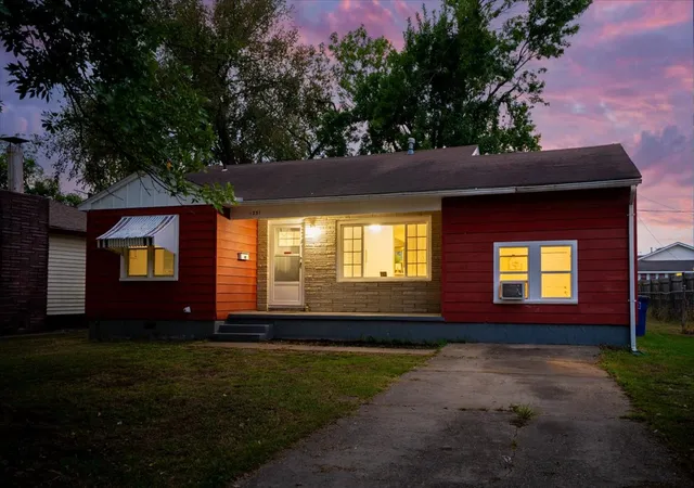 Photo 3 of Single family home for sale at 1231 B St Ne, Miami, OK 74354 | MLS# 2636525 | Listing updated on 2026-10-06