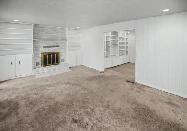 Photo 3 of Single family home for sale at 206 Sandy Cir, Tahlequah, OK 74464 | MLS# 2636526 | Listing updated on 2026-10-06