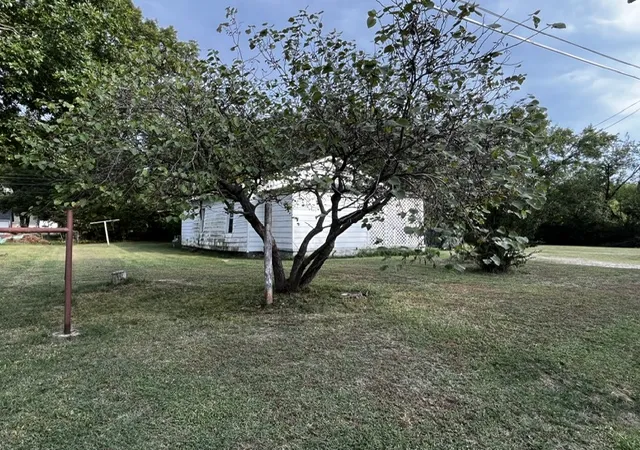 Photo 2 of Single family home for sale at 926 N Boudinot Ave, Dewey, OK 74029 | MLS# 2635761 | Listing updated on 2026-10-06