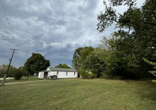Photo 3 of Single family home for sale at 926 N Boudinot Ave, Dewey, OK 74029 | MLS# 2635761 | Listing updated on 2026-10-06