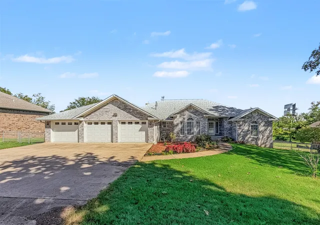 Photo 1 of Single family home for sale at 5273 Jeanette Ln, Tahlequah, OK 74464 | MLS# 2636484 | Listing updated on 2026-10-06