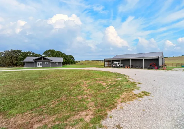 Photo 2 of Single family home for sale at 10636 Highway 10, Pawhuska, OK 74056 | MLS# 2636533 | Listing updated on 2026-10-09