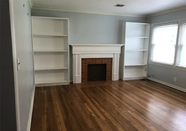 Photo 3 of Single family home for sale at 710 S New Hvn Ave E, Tulsa, OK 74112 | MLS# 2636539 | Listing updated on 2026-10-09