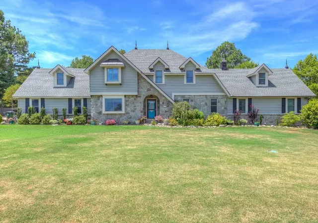 Photo 1 of Single family home for sale at 1804 Forest Rd, Okmulgee, OK 74447 | MLS# 2636560 | Listing updated on 2026-10-06