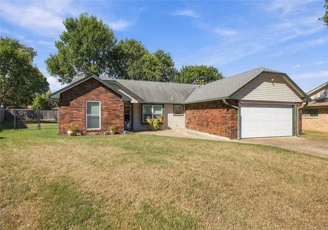 Photo 1 of Single family home for sale at 809 Patterson, Muskogee, OK 74403 | MLS# 2636546 | Listing updated on 2026-10-07