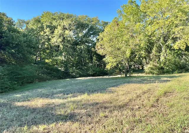 Photo 1 of Sale Pending at 70 Nw Violet St, Kingston, OK 73439 | MLS# 2636604 | Listing updated on 2026-10-06