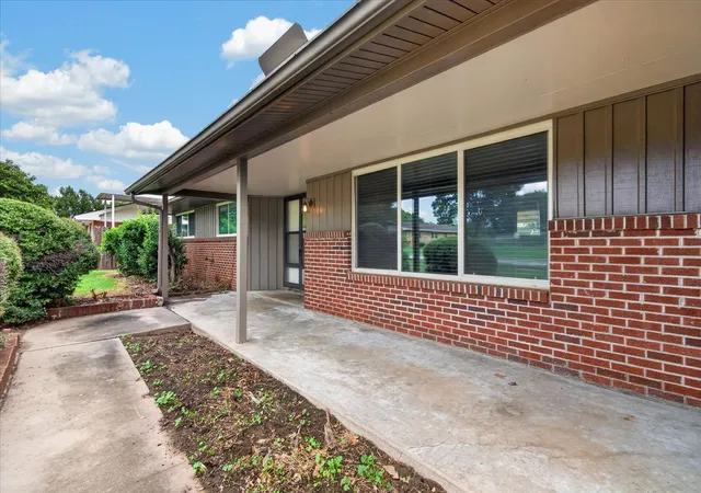 Photo 3 of Single family home for sale at 5101 Bridle Rd, Bartlesville, OK 74006 | MLS# 2636456 | Listing updated on 2026-10-09