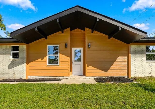 Photo 2 of Single family home for sale at 514 Webb, Ada, OK 74820 | MLS# 2636620 | Listing updated on 2026-10-07