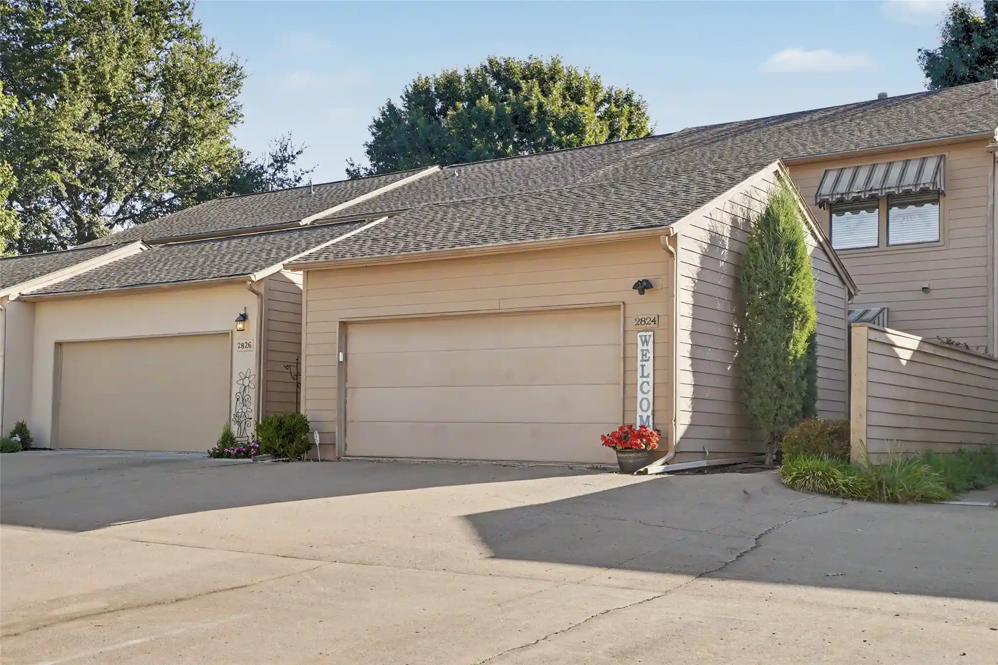 Listing Photo 1 - Condo for sale in 2824 E 85th St located at 2824 E 85th St, Tulsa, OK 74137 - Unit #140